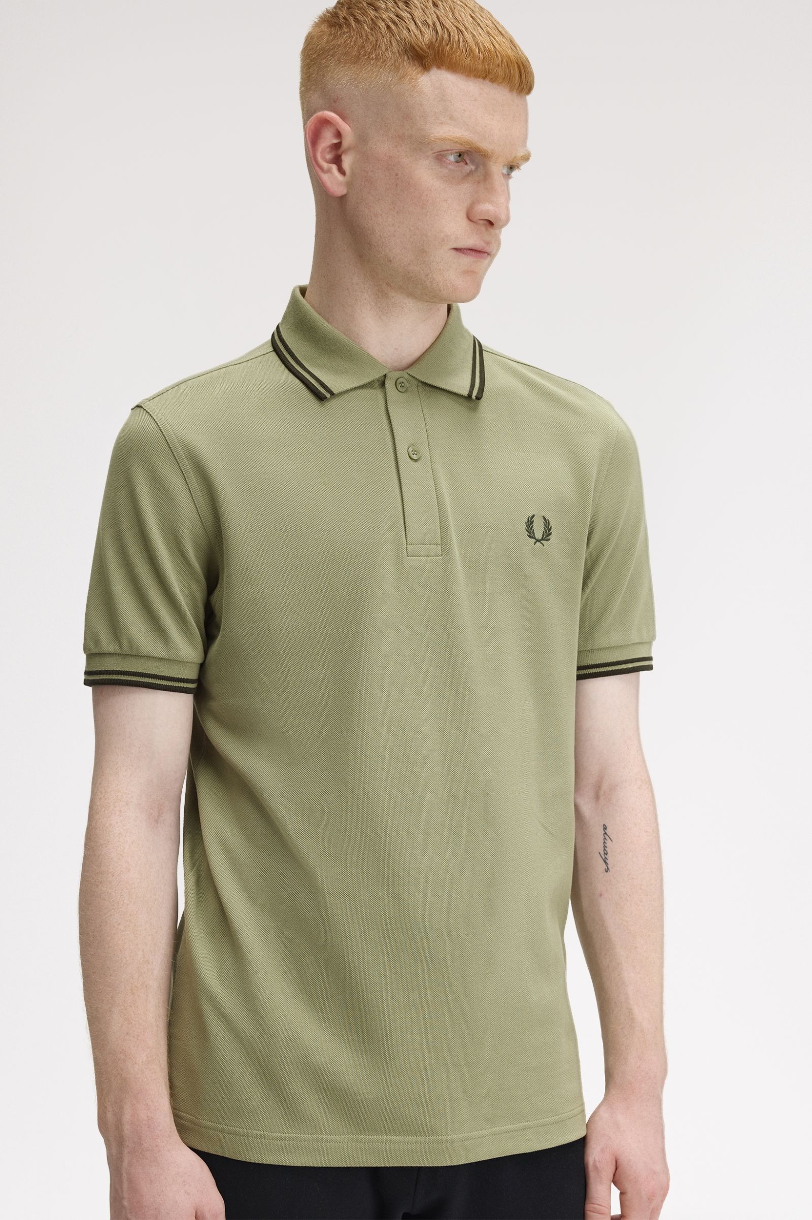 THE SHIRT (Mint Olive / Midnight Green / Midnight Green)