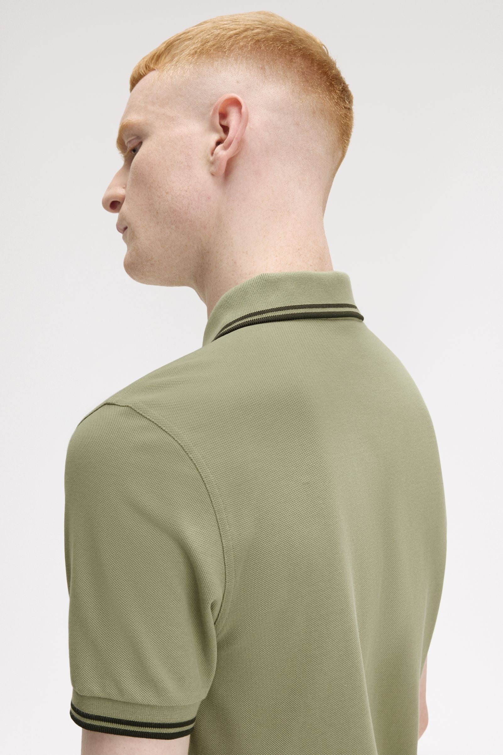 THE SHIRT (Mint Olive / Midnight Green / Midnight Green)