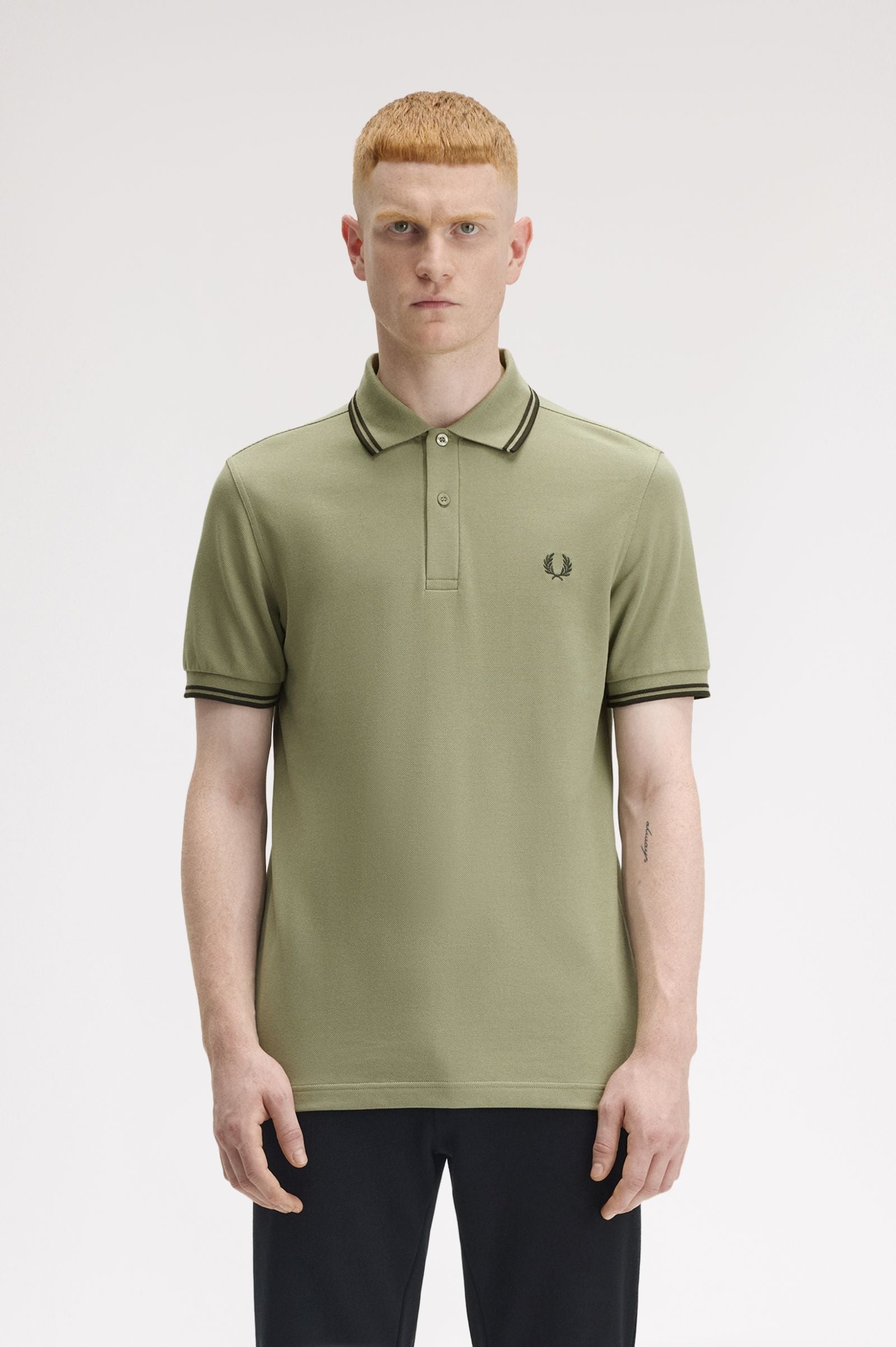 THE SHIRT (Mint Olive / Midnight Green / Midnight Green)