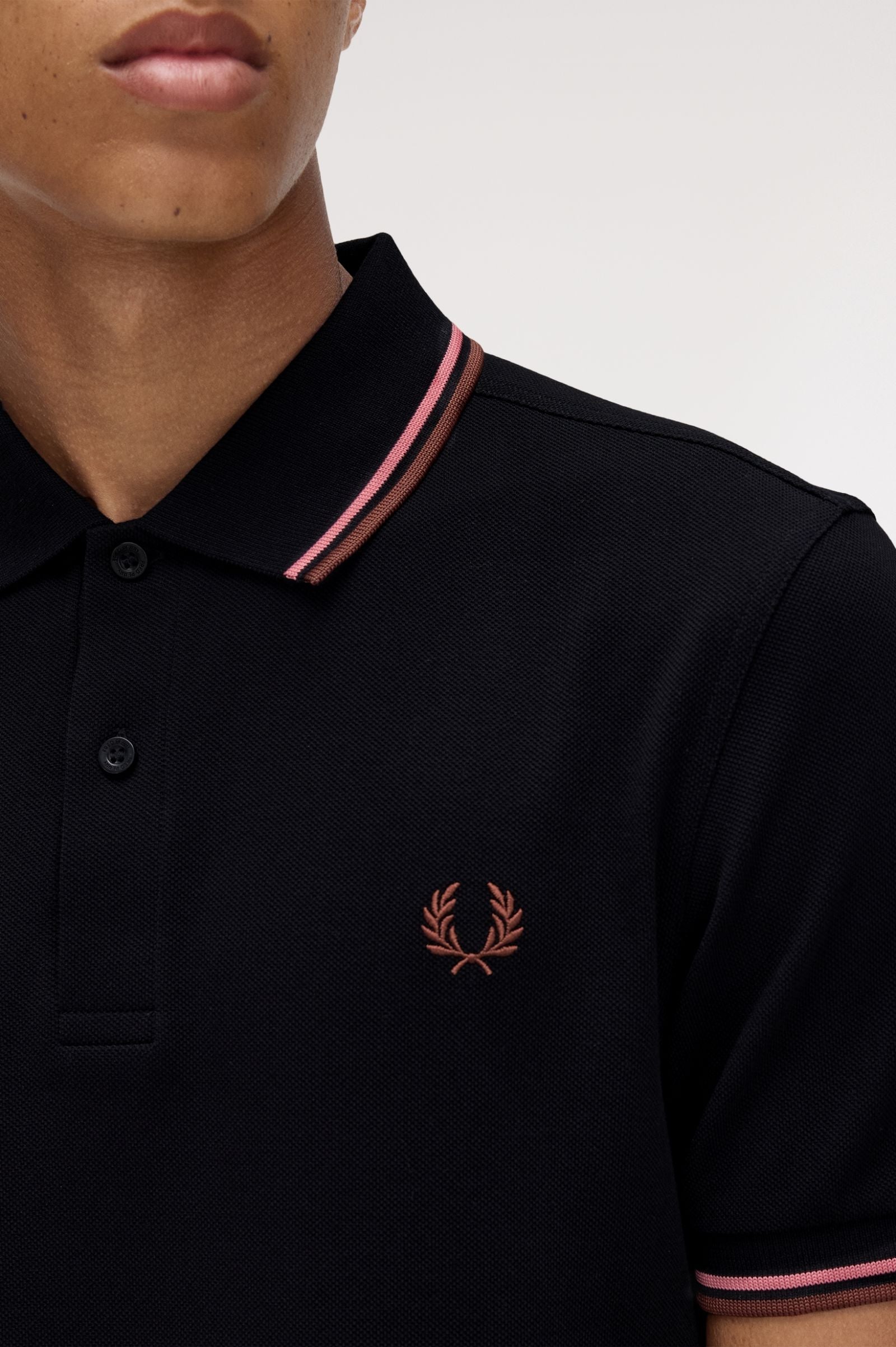 THE SHIRT (Black / Putty Pink / Whiskey Brown)
