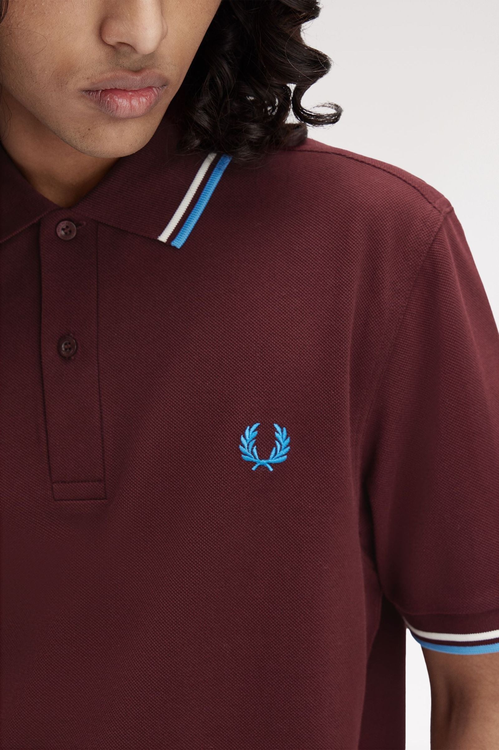 THE SHIRT (Dark Red / Raw / Field Blue)