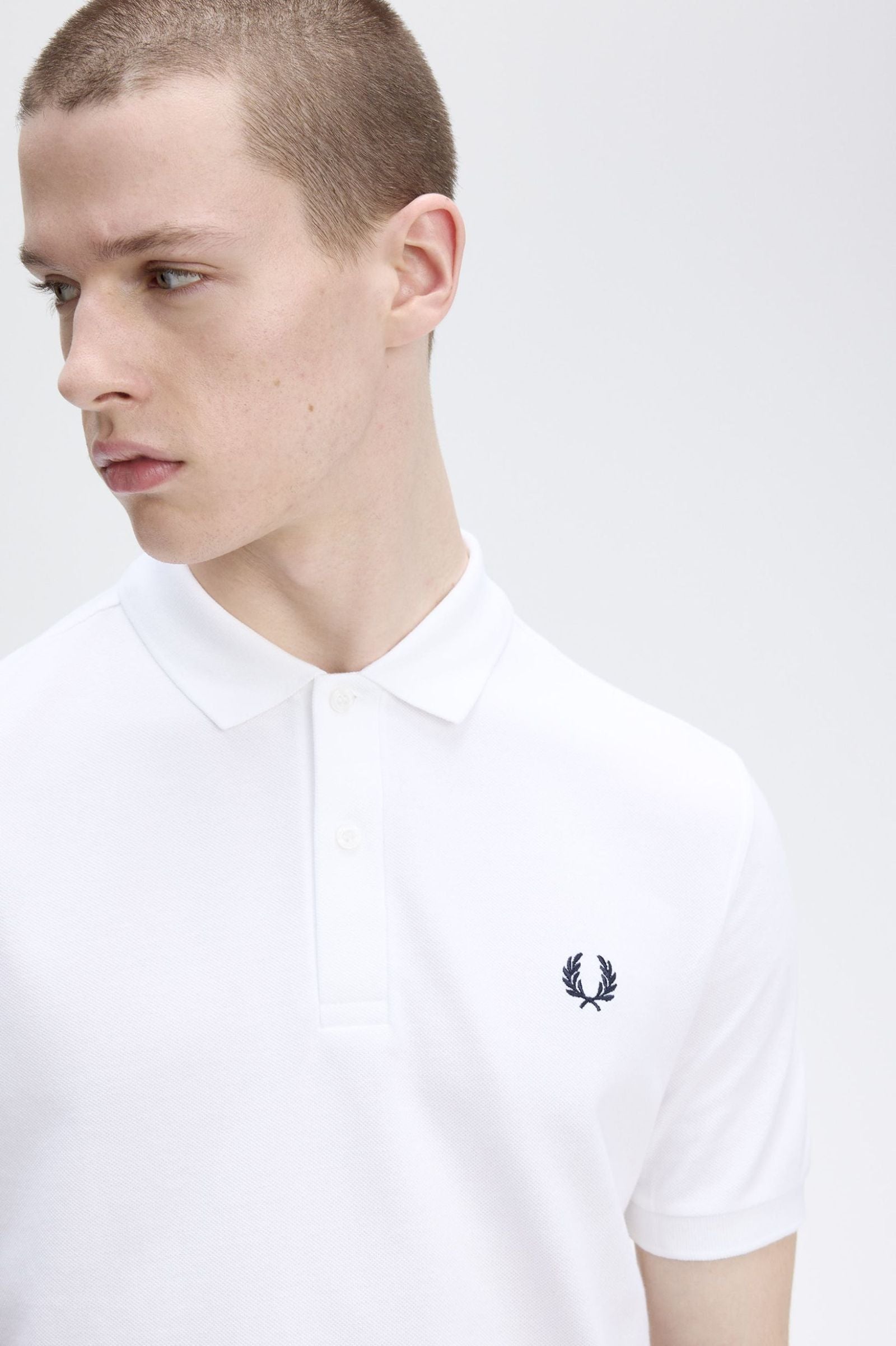 THE SHIRT (White / Navy Blue)